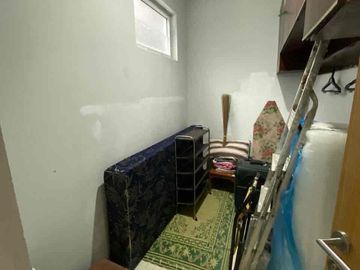 RUMAH DI BENHIL PEJOMPONGAN DI BAWAH PASARAN