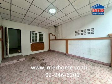 Two-story townhouse, 16 sq.wa., Chat Phailin Village, Lad Lum Kaeo, near the Provincial Waterworks Authority of Pathum Thani, Pathum Thani Hospital, K