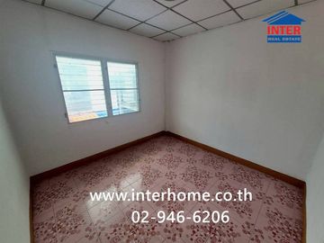 Two-story townhouse, 16 sq.wa., Chat Phailin Village, Lad Lum Kaeo, near the Provincial Waterworks Authority of Pathum Thani, Pathum Thani Hospital, K