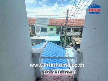 Two-story townhouse, 16 sq.wa., Chat Phailin Village, Lad Lum Kaeo, near the Provincial Waterworks Authority of Pathum Thani, Pathum Thani Hospital, K