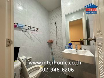 Two-story townhome, 20.1 sq.wah, Chat Luang 17 Village, Rangsit-Khlong 3, near Thai Somboon Market Rangsit-Khlong 3, Khukot-Khlong Luang Road, Khlong