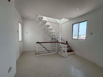 For Sale! Project 2 QC Townhouse with 4 Bedroom 2 Car Park -AJCQ