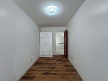 For Sale! Project 2 QC Townhouse with 4 Bedroom 2 Car Park -AJCQ