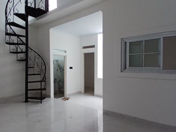 Dijual Rumah Minimalis 2.5 Lantai Turun Harga Brand New Di Delatinos BSD