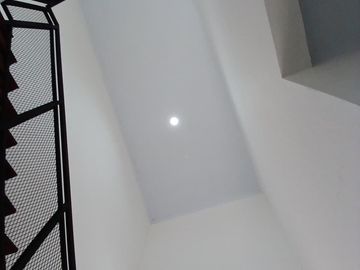 Dijual Rumah Minimalis 2.5 Lantai Turun Harga Brand New Di Delatinos BSD