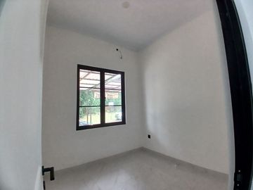 Dijual Rumah Minimalis 2.5 Lantai Turun Harga Brand New Di Delatinos BSD