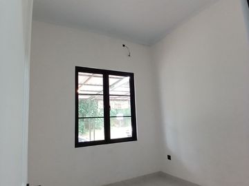 Dijual Rumah Minimalis 2.5 Lantai Turun Harga Brand New Di Delatinos BSD