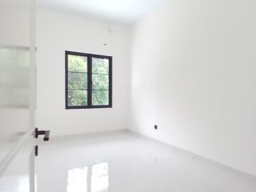 Dijual Rumah Minimalis 2.5 Lantai Turun Harga Brand New Di Delatinos BSD
