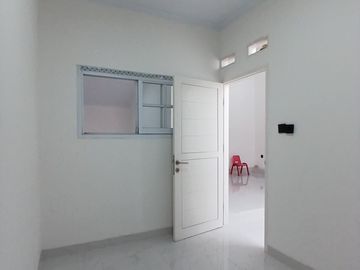 Dijual Rumah Minimalis 2.5 Lantai Turun Harga Brand New Di Delatinos BSD