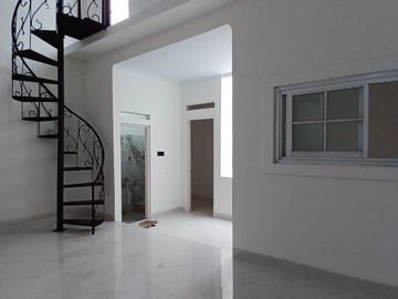 Dijual Rumah Minimalis 2.5 Lantai Turun Harga Brand New Di Delatinos BSD