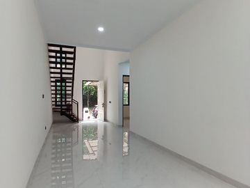 Dijual Rumah Minimalis 2.5 Lantai Turun Harga Brand New Di Delatinos BSD