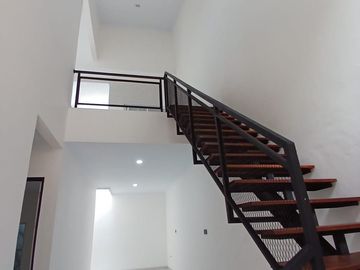 Dijual Rumah Minimalis 2.5 Lantai Turun Harga Brand New Di Delatinos BSD