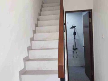 Jual Rumah 2 Lantai DKT UBertos Jalan Ujung Berung Indah Kota Bandung