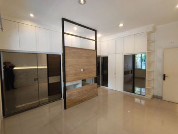 Jual Cepat! Rumah Sektor 7A Gading Serpong, Semi Furnished