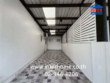 Two-story semi-detached house, 37.2 sq.wah, Lanceo Pride Kanchanaphisek-Klong Thanon Village, near Central Westgate, Kanchanaphisek Road, Nonthaburi R