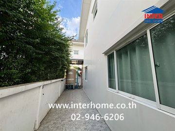 Two-story semi-detached house, 37.2 sq.wah, Lanceo Pride Kanchanaphisek-Klong Thanon Village, near Central Westgate, Kanchanaphisek Road, Nonthaburi R
