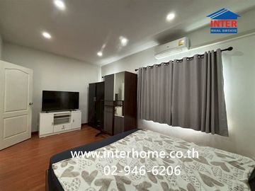 Two-story semi-detached house, 37.2 sq.wah, Lanceo Pride Kanchanaphisek-Klong Thanon Village, near Central Westgate, Kanchanaphisek Road, Nonthaburi R