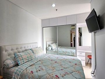 Contemporary Living 2BR Madison Park  Terhubung Central Park & Taman Anggrek