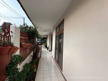 Rumah Asri Komplek Pondok Bambu Jakarta Timur