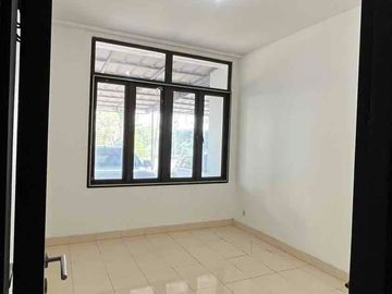 Sewa Murah Rumah Minimalis Raffles Hills Cibubur