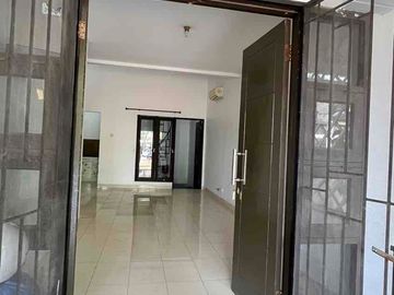 Sewa Murah Rumah Minimalis Raffles Hills Cibubur