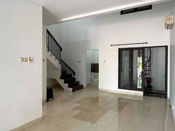 Sewa Murah Rumah Minimalis Raffles Hills Cibubur
