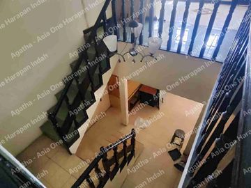 Rumah 2lantai Kota Harapan Indah Bekasi 700juta