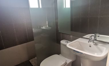 House and Lot For Sale in Suntrust Verona (Gisella)-MC