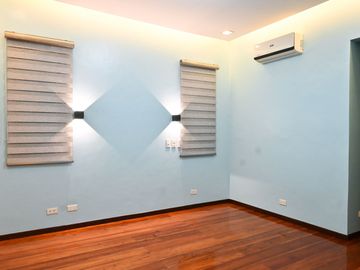 Sanville Culiat Quezon City House and Lot For Sale 4 Bedrooms SD