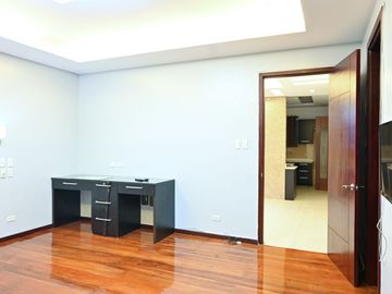 Sanville Culiat Quezon City House and Lot For Sale 4 Bedrooms SD
