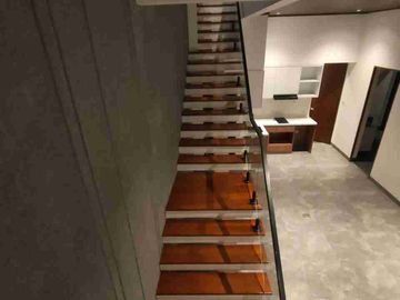 Rumah Skylight 2 Lantai Ada Rooftop Lokasi Premium di Cilandak