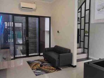 Rumah Baru 2 Lantai Lokasi Kutisari Selatan Surabaya