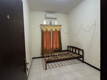 RUMAH TERAWAT SIAP HUNI PERUMAHAN PONDOK JATI SIDOARJO TENGAH KOTA. LOKASI STRATEGIS DEKAT RS DELTA SURYA, AKSES TOL, MALL, Dll