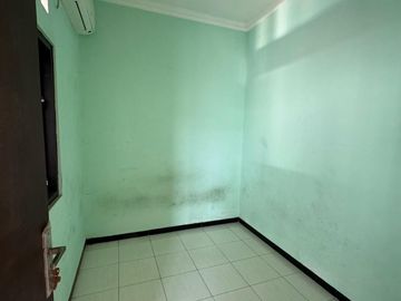 RUMAH TERAWAT SIAP HUNI PERUMAHAN PONDOK JATI SIDOARJO TENGAH KOTA. LOKASI STRATEGIS DEKAT RS DELTA SURYA, AKSES TOL, MALL, Dll