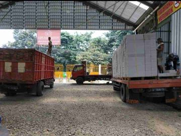 Disewakan Gudang Super Strategis di dekat Perempatan Nanggewer, Jalan Raya Bogor - Cibinong