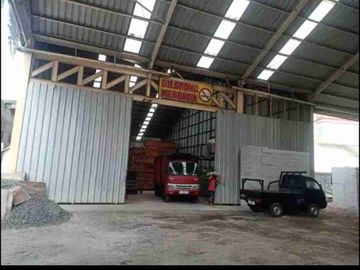 Disewakan Gudang Super Strategis di dekat Perempatan Nanggewer, Jalan Raya Bogor - Cibinong