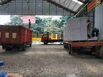 Disewakan Gudang Super Strategis di dekat Perempatan Nanggewer, Jalan Raya Bogor - Cibinong