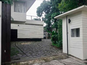 Rumah Kemang Jakarta Selatan. 2 lantai, SHM, LT 830