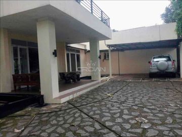 Rumah Kemang Jakarta Selatan. 2 lantai, SHM, LT 830