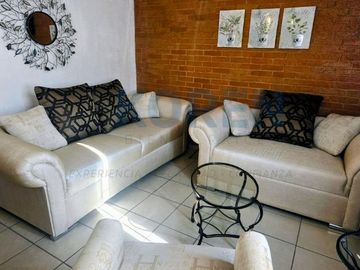 CASA AMUEBLADA EN VENTA FRACC. LOS CASTILLOS IRAPUATO