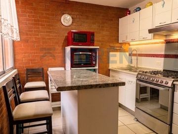 CASA AMUEBLADA EN VENTA FRACC. LOS CASTILLOS IRAPUATO