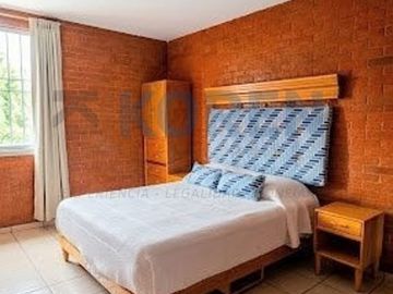 CASA AMUEBLADA EN VENTA FRACC. LOS CASTILLOS IRAPUATO