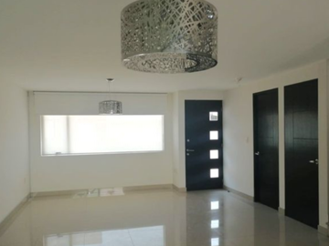 VENTA DE CASA EN RESIDENCIAL VERONA, EDO DE MEXICO.