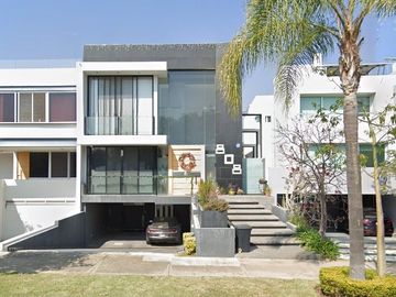 Residencia Contemporánea en Venta | Fracc. Valle Imperial, Zapopan, Jal.