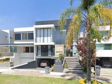 Residencia Contemporánea en Venta | Fracc. Valle Imperial, Zapopan, Jal.