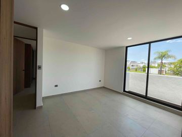 Casa nueva en esquina Lomas de Angelópolis III Cascatta I