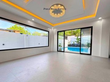 For Sale 4 Bedroom House in Cebu Royale Estate Consolacion