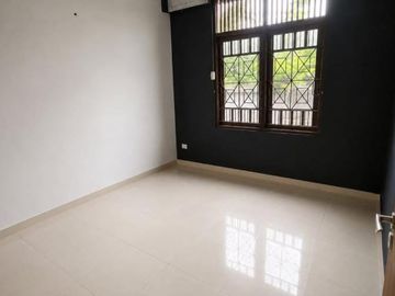 Disewakan Rumah Serpong Hook di Villa Melati Mas By Rumah Chinida (Dw)