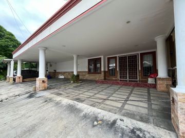 Sewa Rumah Rapih Besar Meadow Green 3 Kamar Furnish, Lippo Cikarang, Bekasi