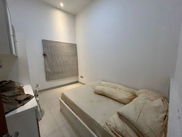 Sewa Rumah Rapih Besar Meadow Green 3 Kamar Furnish, Lippo Cikarang, Bekasi